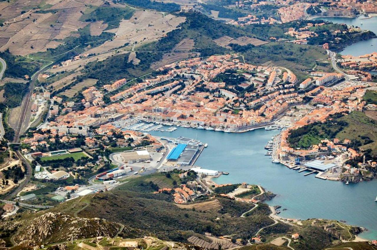 Port Vendres Seaview: 2-Bedroom Apartment with Balcony and Wi-Fi Exterior photo